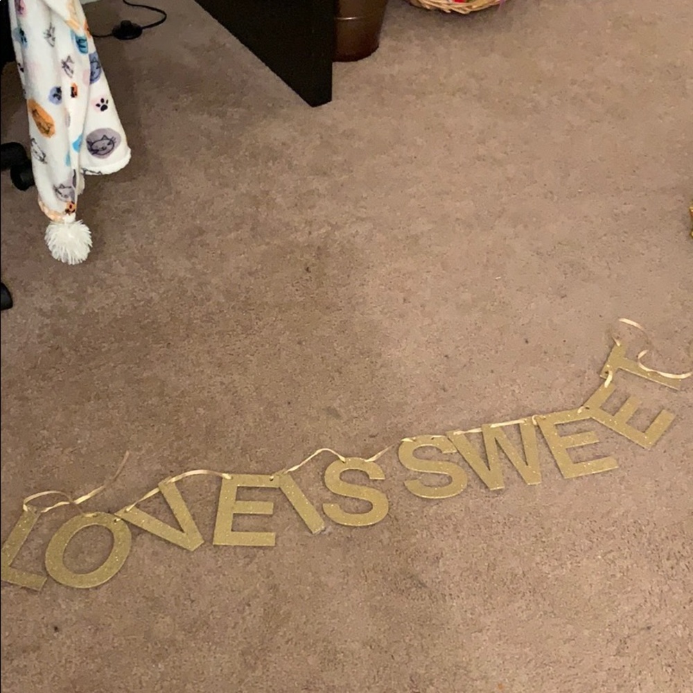 “love is sweet” garland